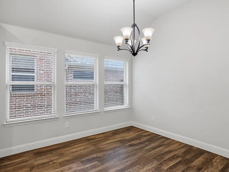 3523 Charleston Dr — Photo 12