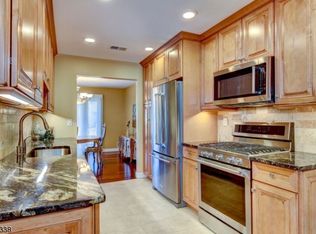 88 Violet Ct, Whitehouse Station, NJ 08889
