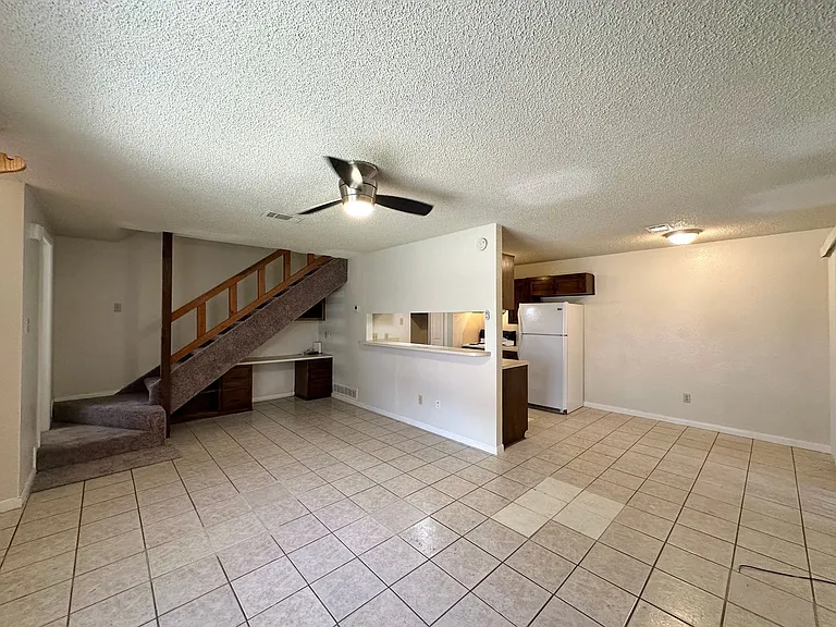 4806 Rainbow Cir — Photo 5