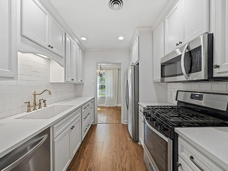 3784 Philwood Ave — Photo 15