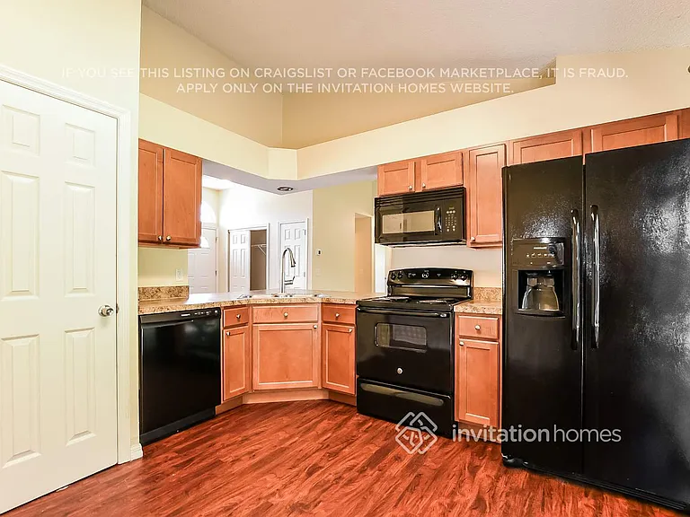1771 Meredith Ave — Photo 7