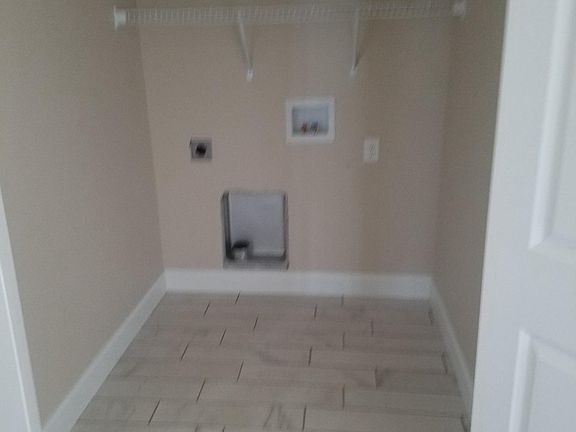 4th image of 68 Blackberry Ln