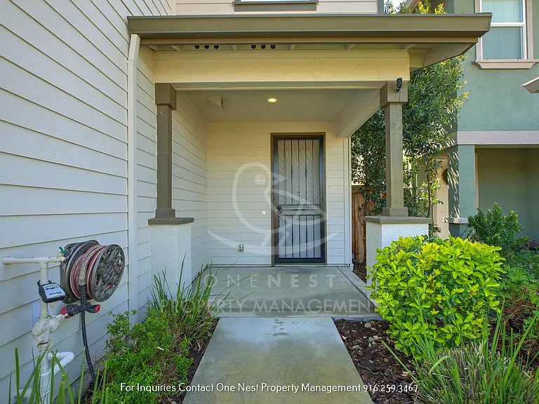 310 Clover Meadows Cir — Photo 3