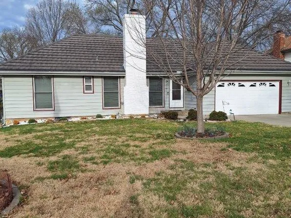 9556 Haskins St, Lenexa, KS 66215