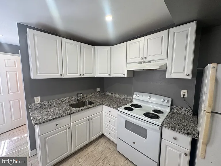 1108 N Bond St #2 — Photo 5
