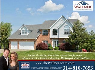 5043 Country Club Dr, High Ridge, MO 63049