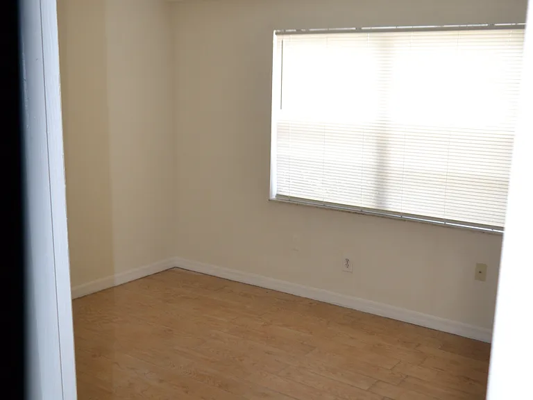 16510 Norwood Dr — Photo 7