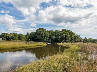 5 Riverside Ln, Madison, CT 06443