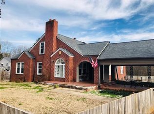 102 McCall St, Morganton, NC 28655