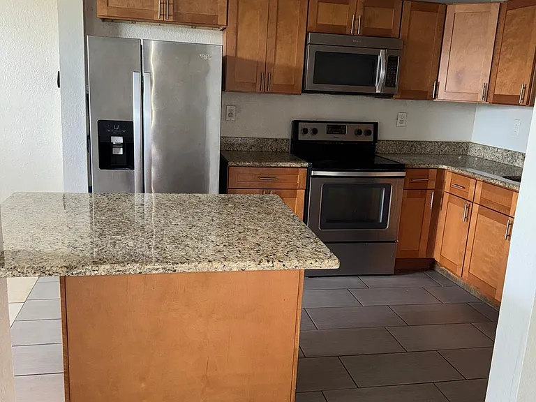 3926 Versailles Dr #B — Photo 8