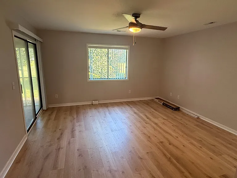 5910 Chester St — Photo 28
