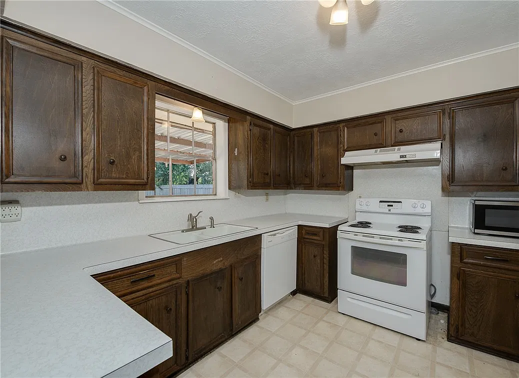 4 bed, 1546 sqft, $2,000 — Photo 4