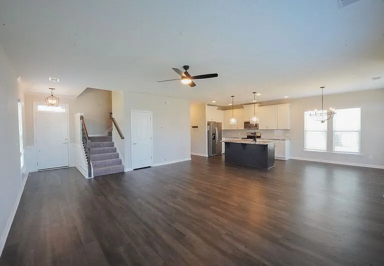 165 Greyfield Cir — Photo 7