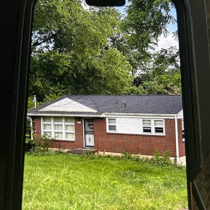 1st image of 524 Bel Air Dr