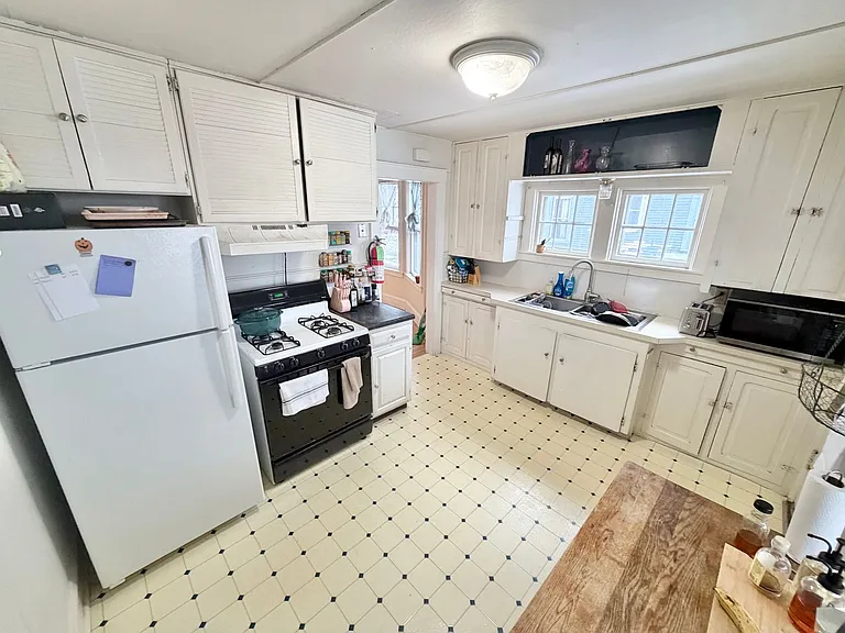 281 S Winooski Ave — Photo 5