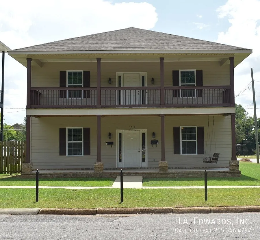 1015 12th Street Tuscaloosa, AL 35401 — Photo 1