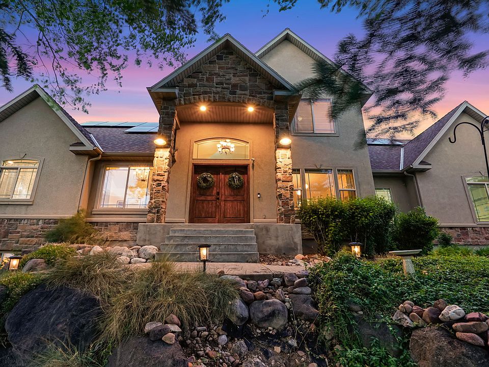 1st image of 9498 N Canyon Heights Dr