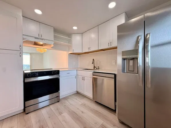 5700 NW 2nd Ave N, Boca Raton, FL
