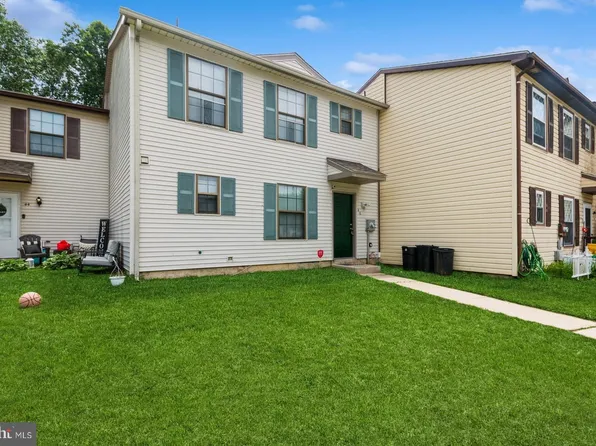 46 Hampshire Rd, Sicklerville, NJ 08081