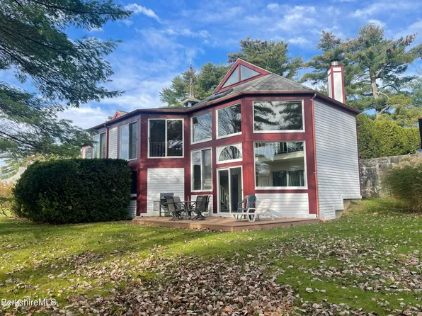 19 Hawthorne Rd #8, Stockbridge, MA 01262