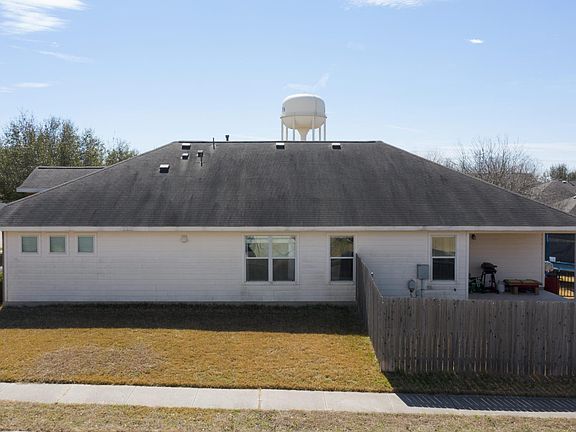 3rd image of 2010 Cambria Dr