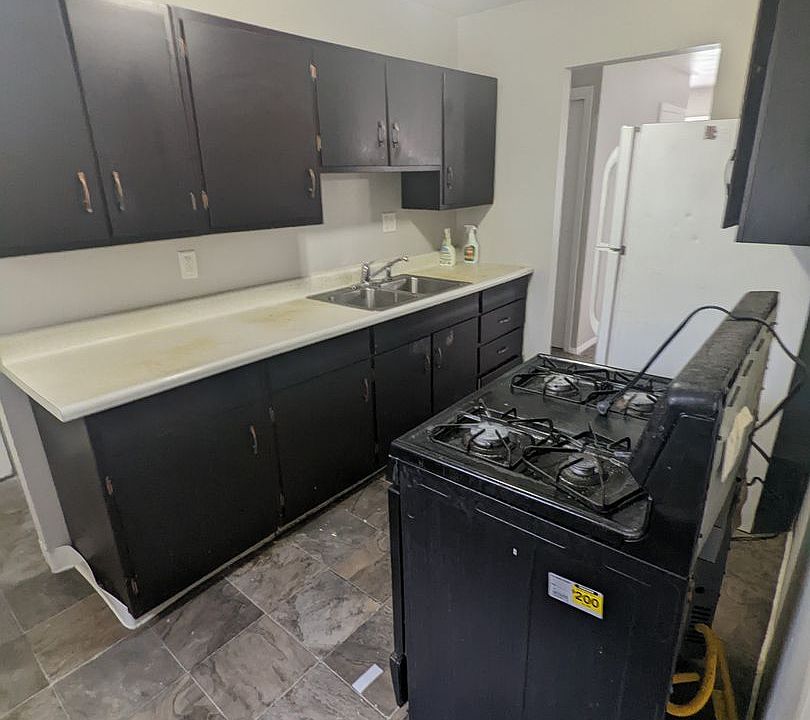 1st image of 2944 W 76th Ave