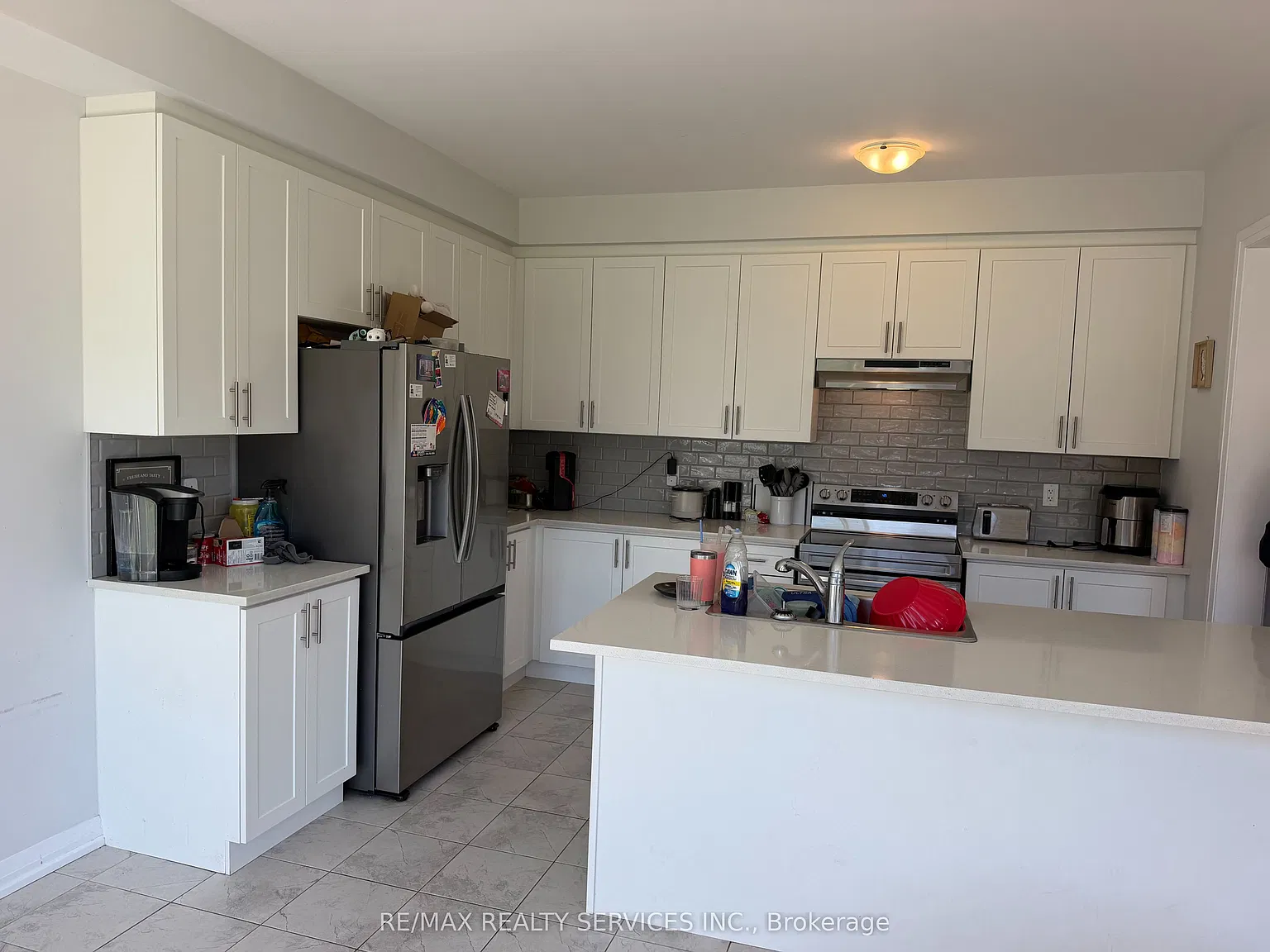 4 bed, $2,700 — Photo 2