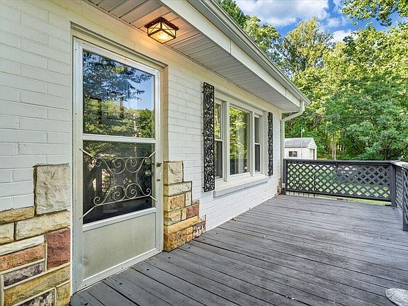 4th image of 2215 Wildwood Rd