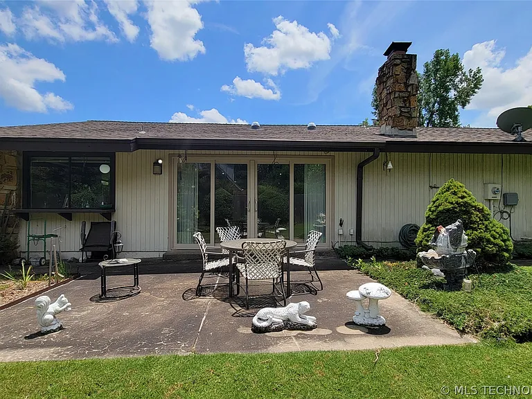 4027 E 82nd Pl — Photo 37