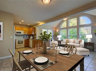 6782 Evergreen Woods Dr, Dayton, OH 45424