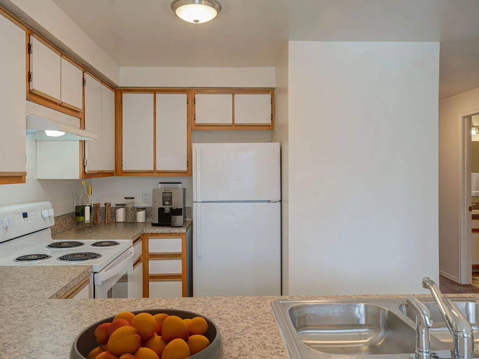 ELLSWORTH SQUARE APARTMENTS — Photo 1