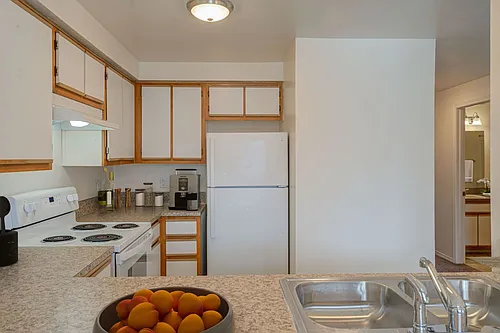ELLSWORTH SQUARE APARTMENTS Photo 1