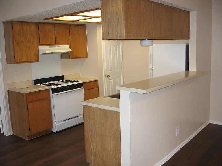 9313 Kempler Dr — Photo 3