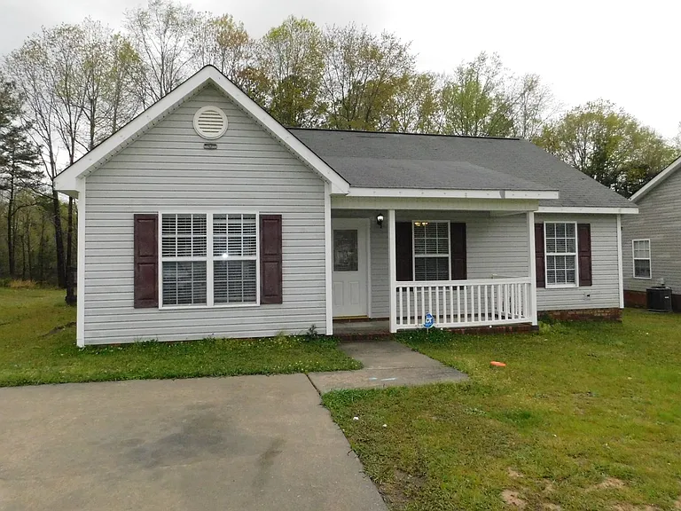 2027 E Park Dr — Photo 1