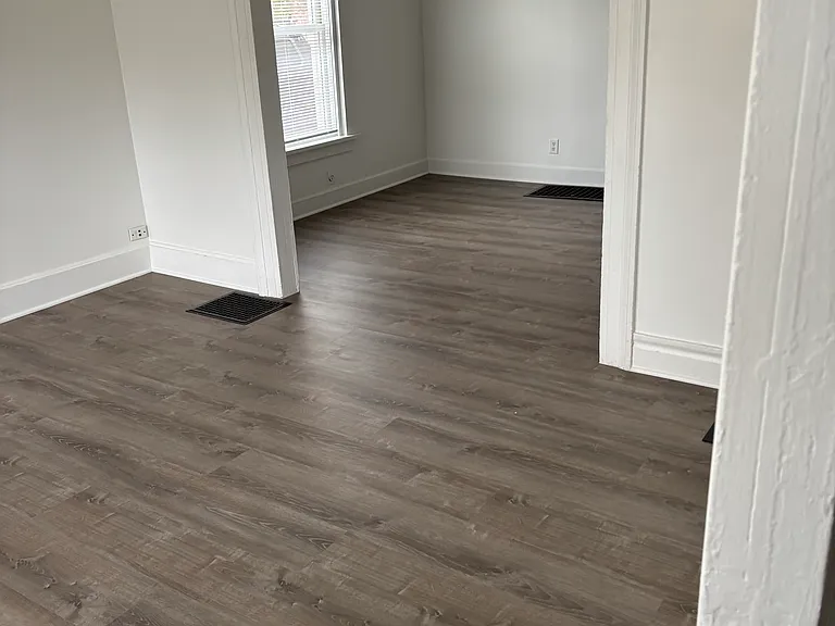 322 W Washington St — Photo 8