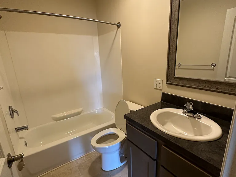 Pleasant Valley Apartments — Photo 44