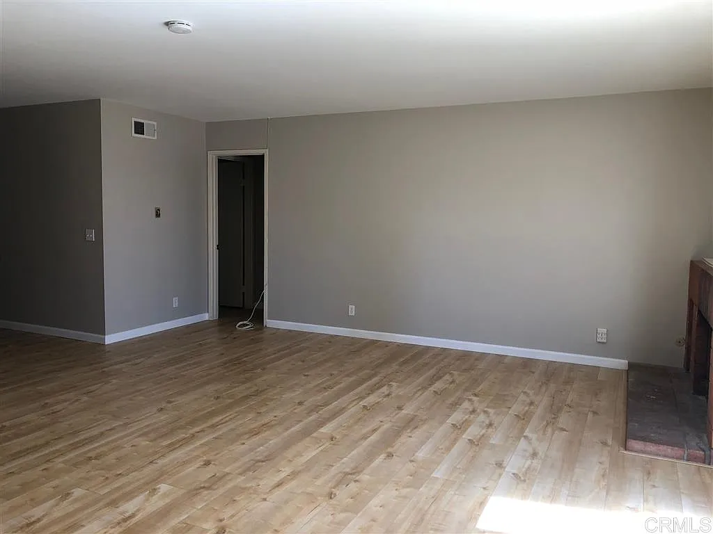 3 bed, 1296 sqft, $3,400 — Photo 3