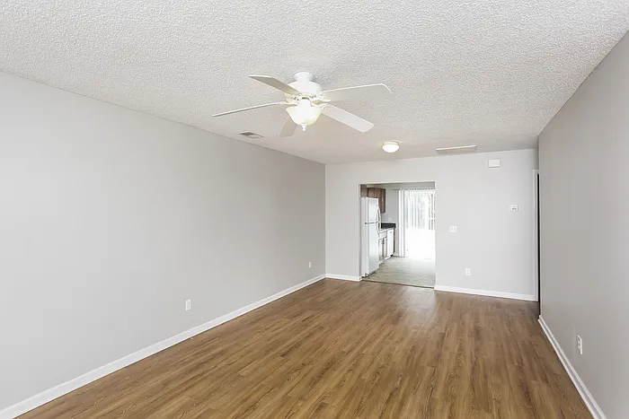 313 Denman Loop — Photo 2