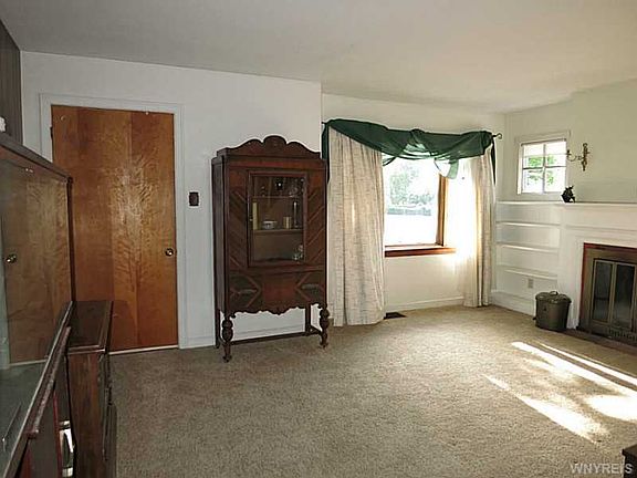 2nd image of 3427 Wallace Dr