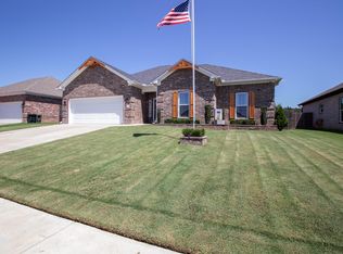 15 Clover Ridge Dr, Vilonia, AR 72173