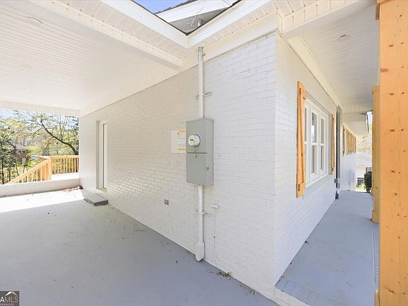 4th image of 2371 Kensington Rd