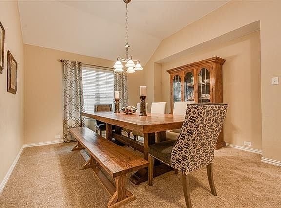 3rd image of 305 Bluefinch Dr