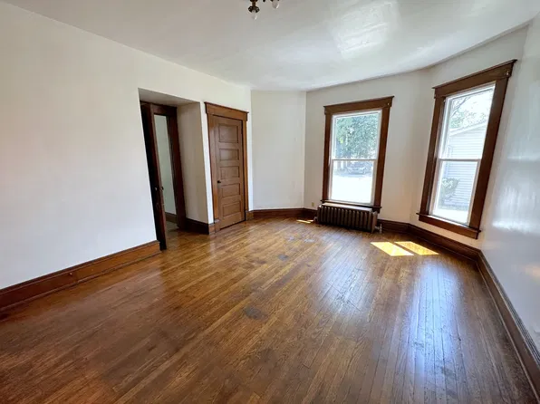 1601 S 8th St APT 1, Goshen, IN 46526