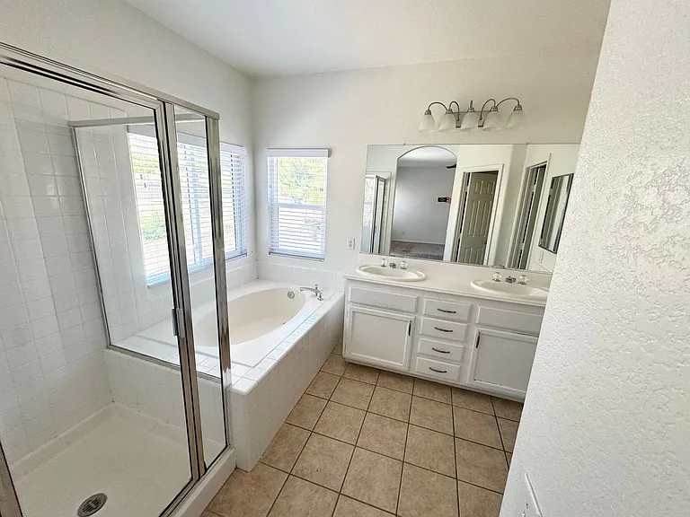 4132 Grandview Dr — Photo 23