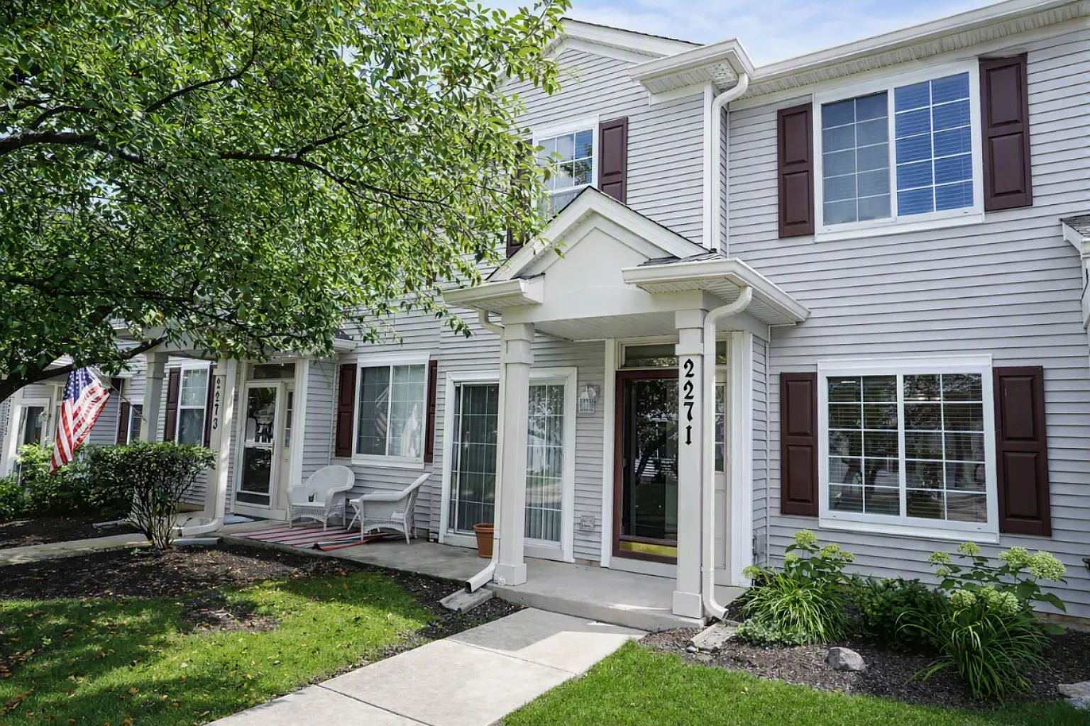 2 bed, 2.5 bath, 1404 sqft, $2,300 — Photo 1