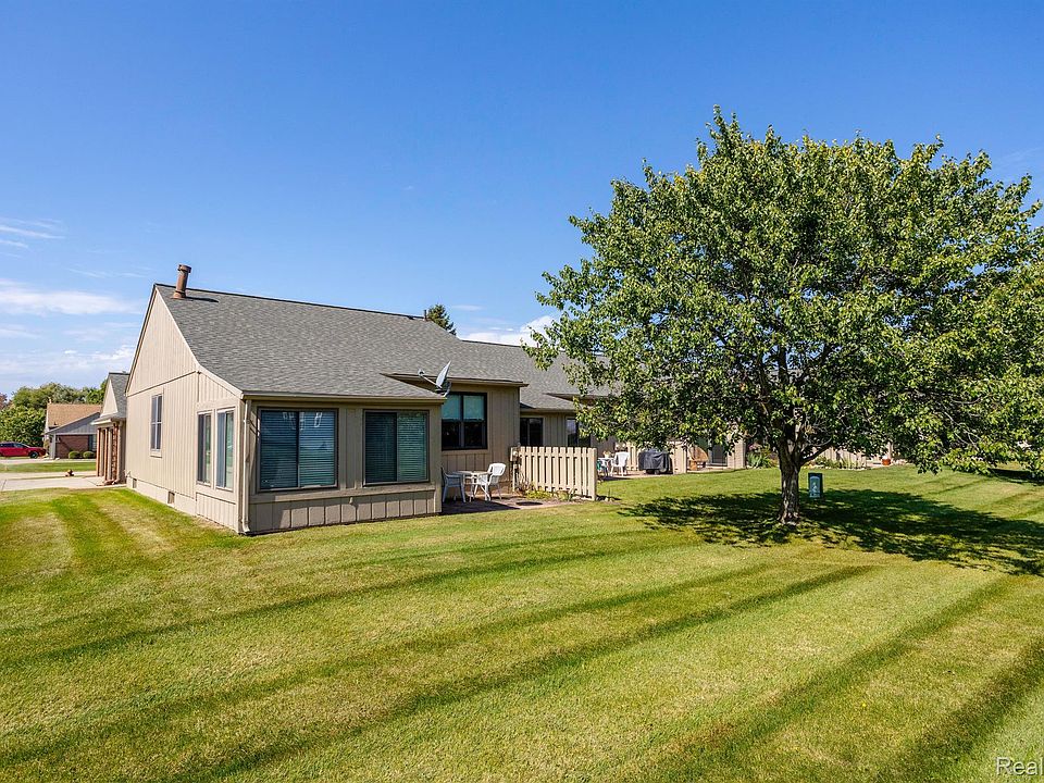 1st image of 9871 Cambridge Ct