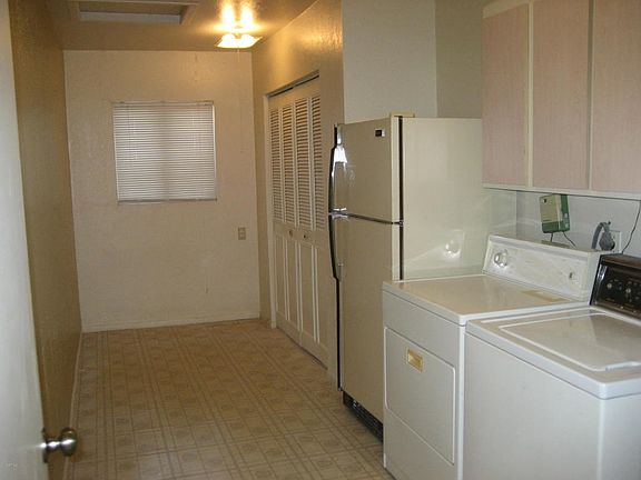 5th image of 1327 W Taro Ln