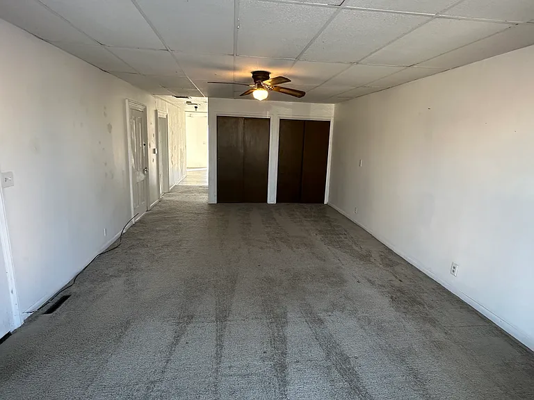 325 E 4th St W — Photo 2
