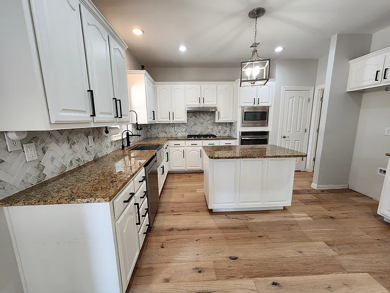 1808 Hidden Brook Trl — Photo 12