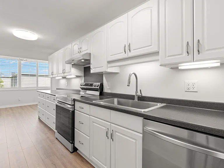 4890 Bay St NE #330 — Photo 11
